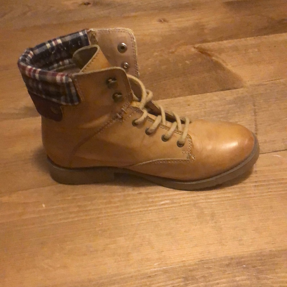 Fall boots